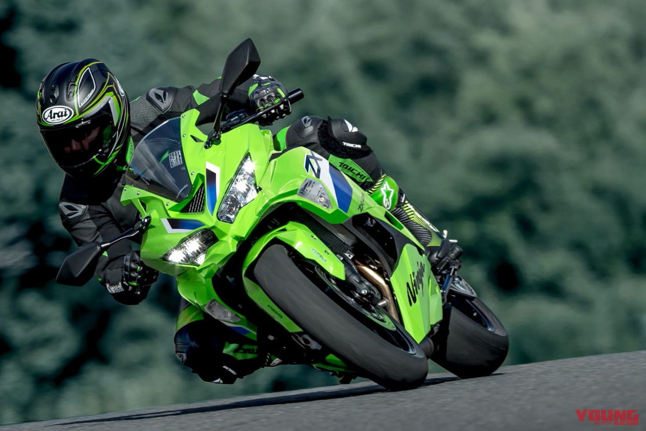 カワサキ|ニンジャZX-4RR|北米仕様|2026年モデル|2026年は白×金が目玉?! カワサキ4気筒スーパースポーツ「ニンジャZX-6R」「ニンジャZX-4R」の2026年モデル発表【北米】