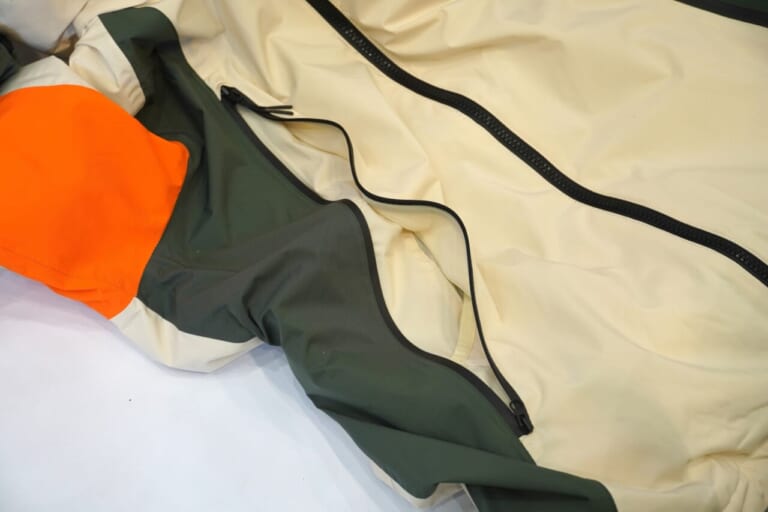 ダブルポケット|もう「買えなかった」とは言わせない! 今秋冬もワークマンのイチ推しは“着る断熱材”─昨年比8~10倍の増産