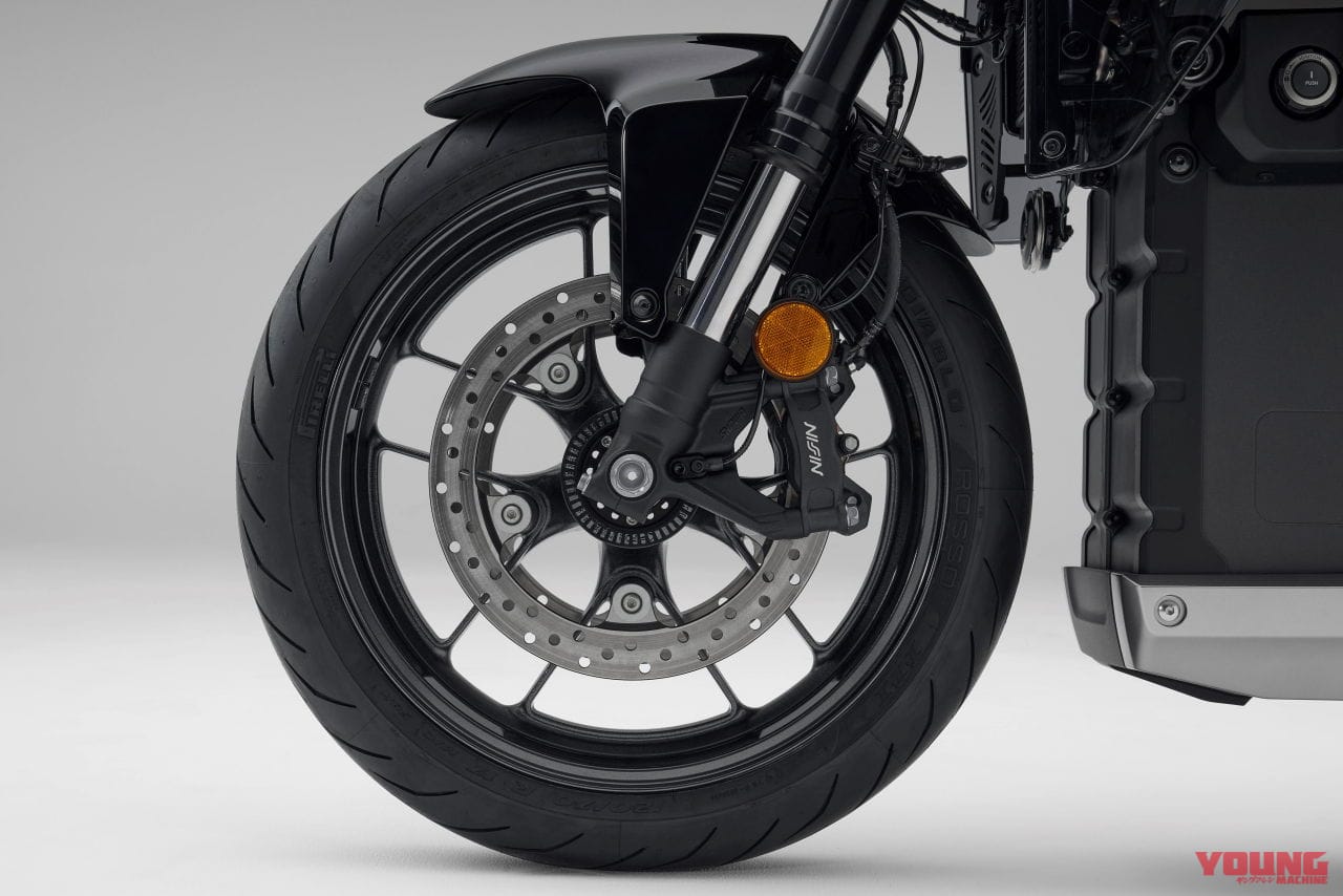 ｜ホンダがブランニューモデル「Honda WN7」を発表！ 1000cc並みのトルクを発揮する、固定式バッテリー採用の電動ネイキッド