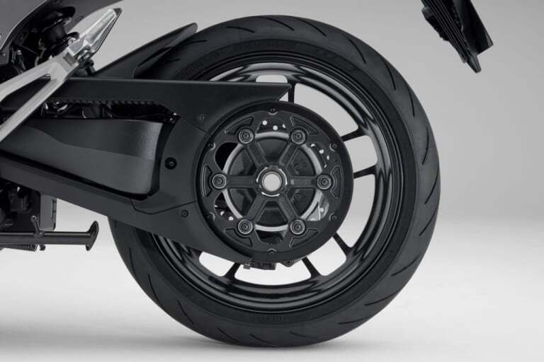 ホンダ｜WN7｜欧州仕様｜2026年モデル｜ホンダがブランニューモデル「Honda WN7」を発表！ 1000cc並みのトルクを発揮する、固定式バッテリー採用の電動ネイキッド