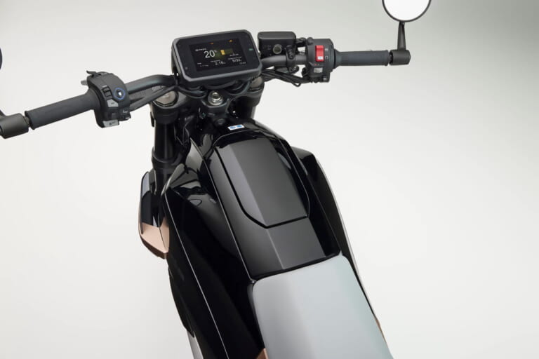 ホンダ｜WN7｜欧州仕様｜2026年モデル｜ホンダがブランニューモデル「Honda WN7」を発表！ 1000cc並みのトルクを発揮する、固定式バッテリー採用の電動ネイキッド