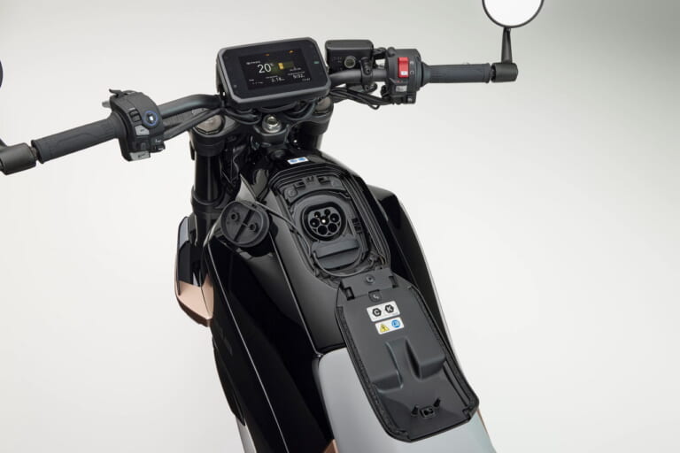 ホンダ｜WN7｜欧州仕様｜2026年モデル｜ホンダがブランニューモデル「Honda WN7」を発表！ 1000cc並みのトルクを発揮する、固定式バッテリー採用の電動ネイキッド