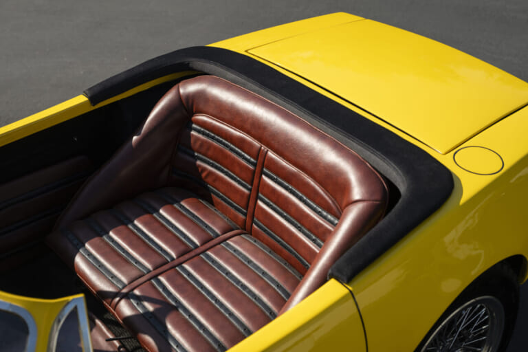 レザーのステッチ｜【憧れのスーパーカー】フェラーリ、ポルシェも！大人も欲しくなる「ジュニアカー」が本気すぎる