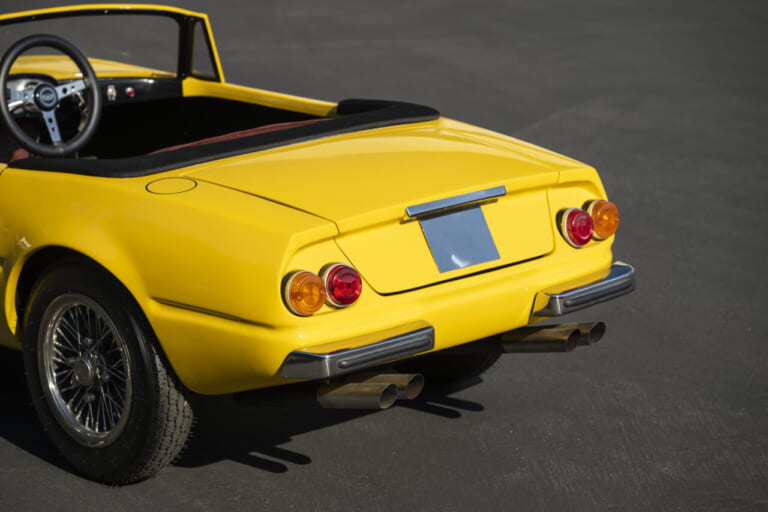 テールエンドの意匠｜【憧れのスーパーカー】フェラーリ、ポルシェも！大人も欲しくなる「ジュニアカー」が本気すぎる
