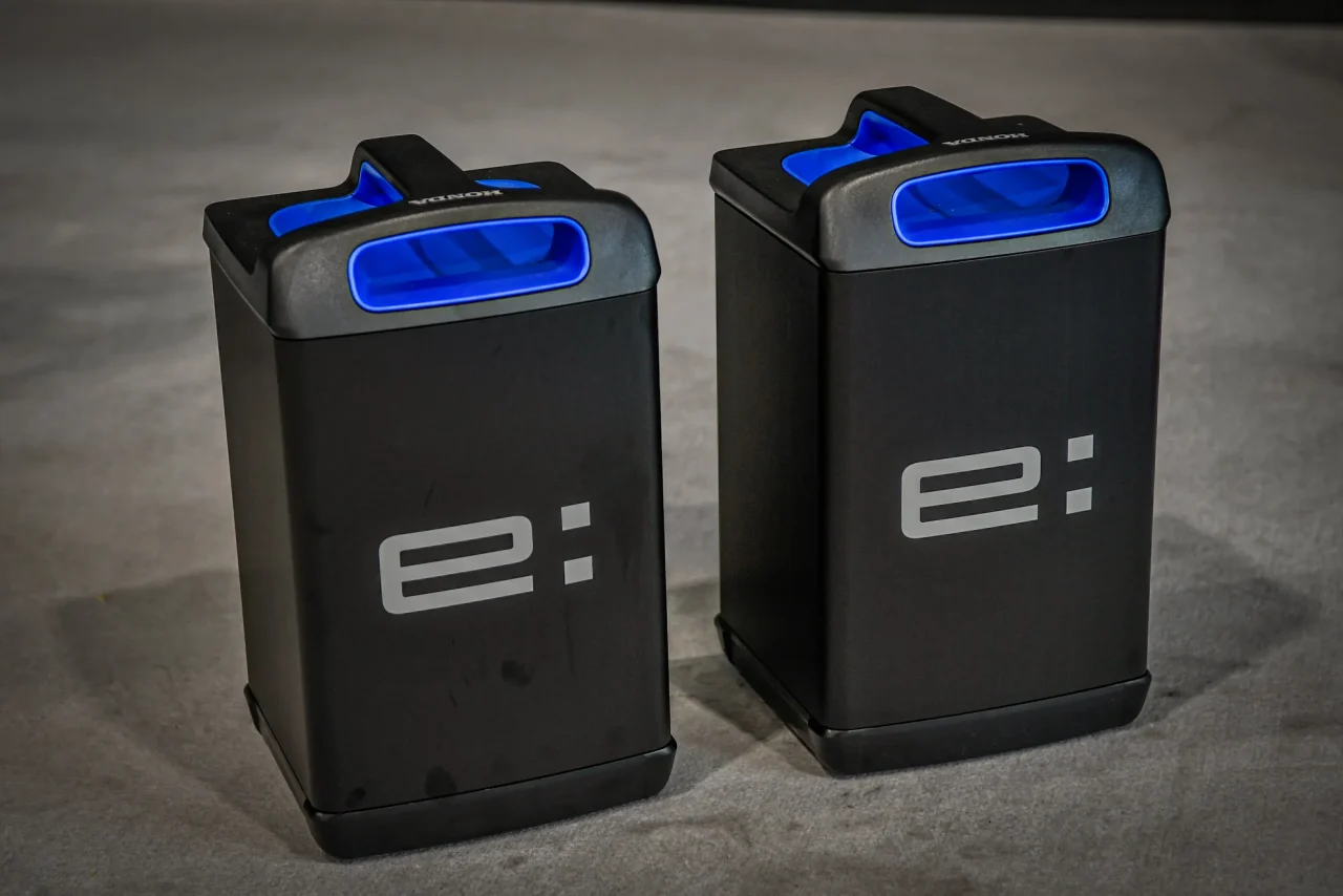 Honda Mobile Power Pack e:｜原付二種相当のEVスクーター「Honda CUV e:」ってどんなバイク?【足つき性や航続距離など、実際に触れて“わかったこと”】