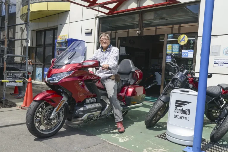 ゴールドウイングに乗る高木さん｜大排気量ツアラー 一筋だったベテランライダーがXL750 TRANSALPに乗って感じた自由と楽しさとは？