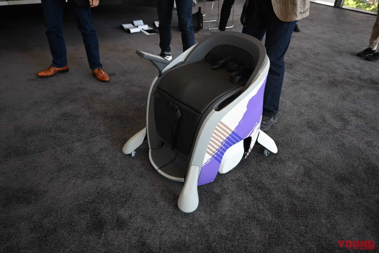 ラッピング｜ まるでSFの世界?! ホンダの未来型モビリティ「UNI-ONE」に試乗 | 本当に歩くように移動できたのか