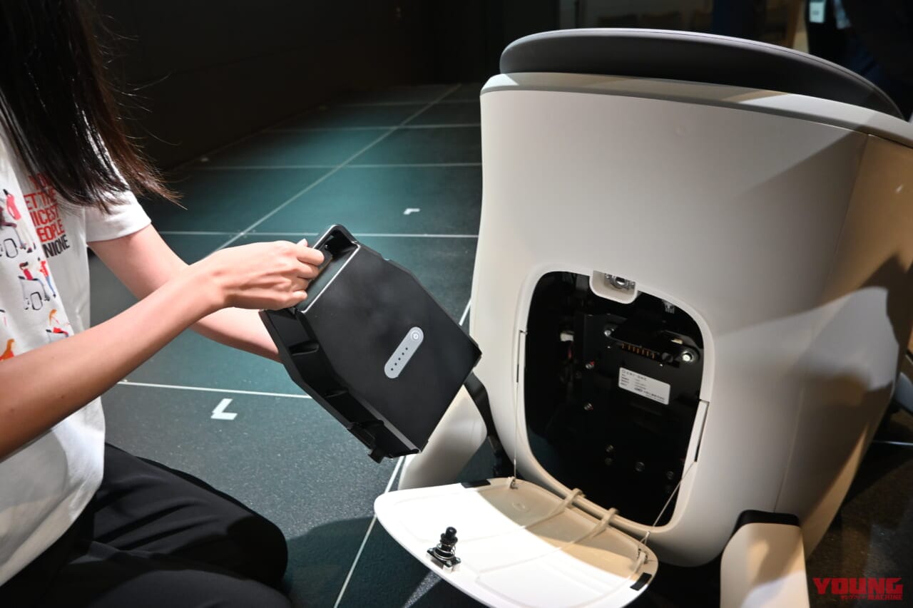 デモ｜ まるでSFの世界?! ホンダの未来型モビリティ「UNI-ONE」に試乗 | 本当に歩くように移動できたのか