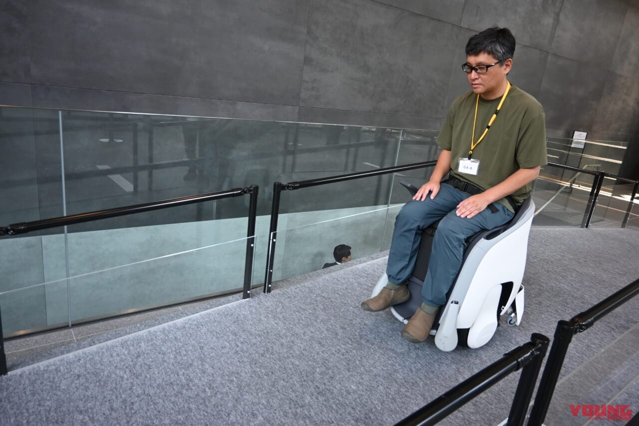 坂道|まるでSFの世界?! ホンダの未来型モビリティ「UNI-ONE」に試乗 | 本当に歩くように移動できたのか