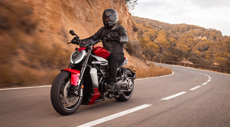 走り｜ドゥカティ新型「XDiavel V4」国内発売！V4エンジン搭載のイタリアン「キング・オブ・クルーザー」を徹底解説