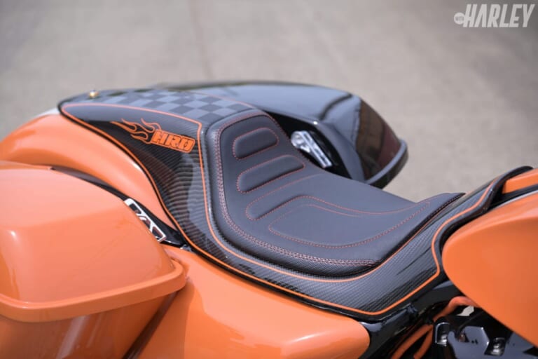 ハーレーダビッドソン｜ROADGLIDE T-MAN 143 PRO STREET HRD PERFORMANCE｜シート｜2343ccで170HPオーバー！バケモノマシン「ロードグライド143」試乗レポート