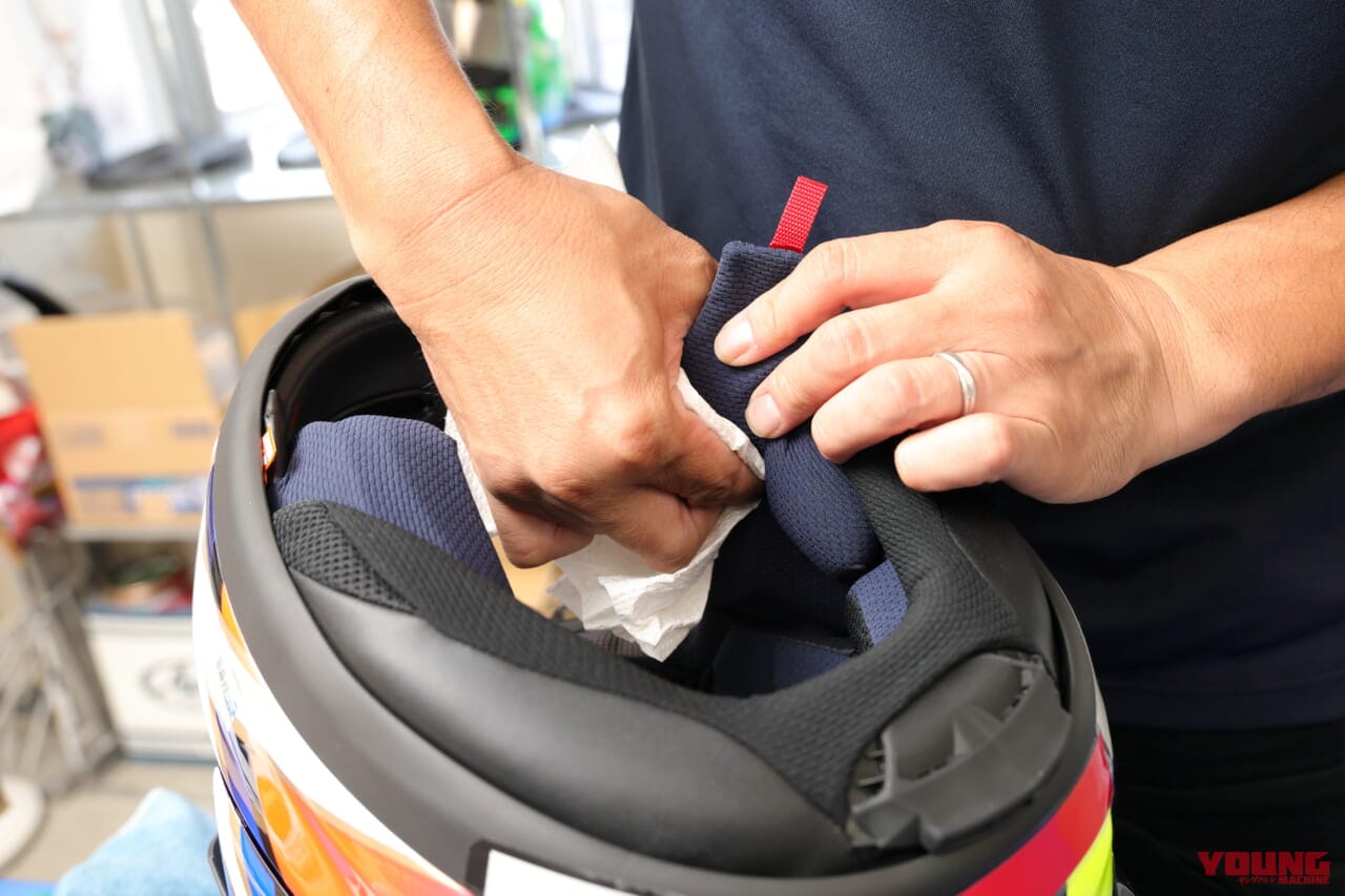 メンテナンス術|「とにかく乾かす!」「汗と皮脂が生地を痛める」ヘルメットの日常メンテナンスについてアライレーシングサービスに聞く【残暑も油断大敵】