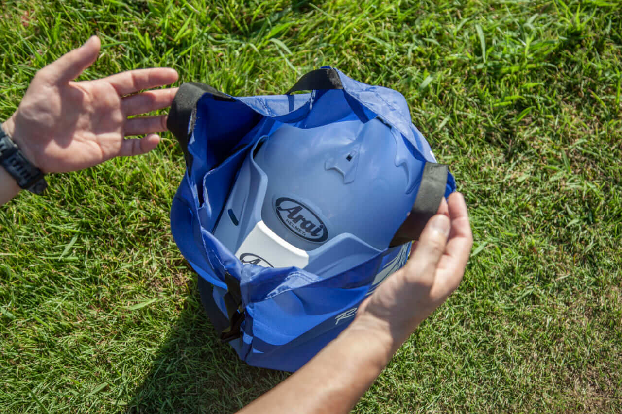 Araiポケッタブルヘルメットトートバッグ｜新登場! Arai ポケッタブルヘルメットトートバッグ