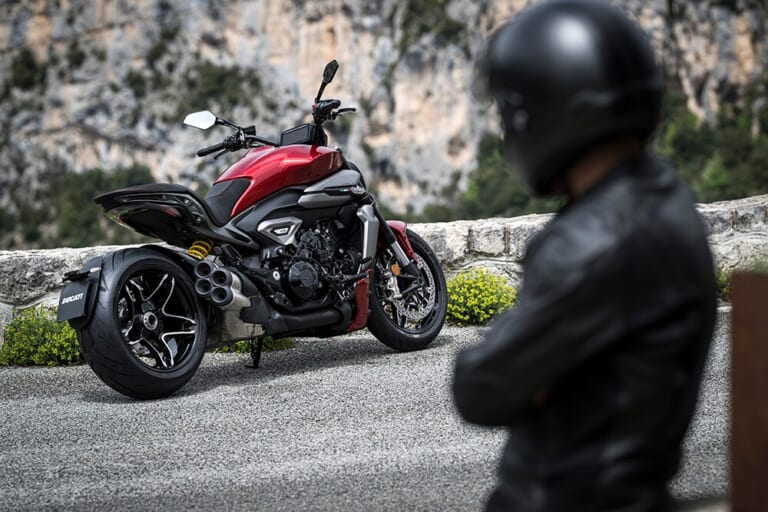 車重229kgの実現｜ドゥカティ新型「XDiavel V4」国内発売！V4エンジン搭載のイタリアン「キング・オブ・クルーザー」を徹底解説