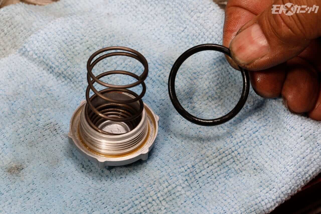 ｜丈夫なクロスカブだからこそ、オイル管理は重要。「自分でやるオイル交換」作業のポイントを解説