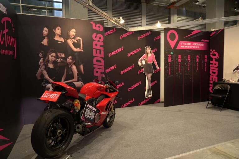 台湾モーターサイクルショー2025｜台湾も昭和レトロが人気?! スズキのスクーター「SUI」など出展の台湾モーターサイクルショー　レポートをお届け！