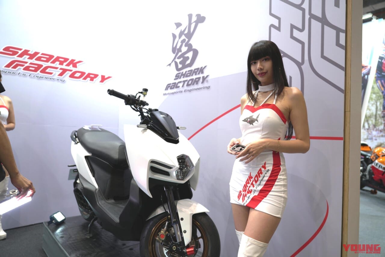 台湾モーターサイクルショー2025｜台湾も昭和レトロが人気?! スズキのスクーター「SUI」など出展の台湾モーターサイクルショー　レポートをお届け！