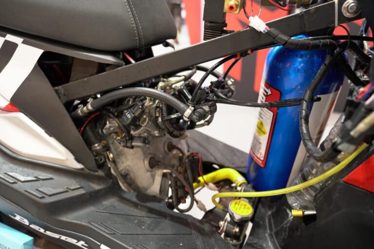 台湾モーターサイクルショー2025｜台湾も昭和レトロが人気?! スズキのスクーター「SUI」など出展の台湾モーターサイクルショー　レポートをお届け！