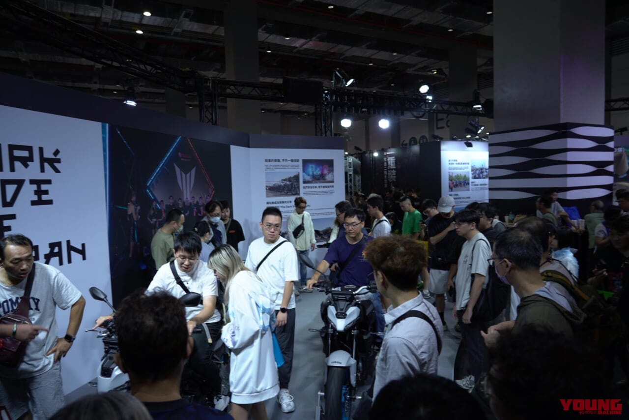 台湾モーターサイクルショー2025｜台湾も昭和レトロが人気?! スズキのスクーター「SUI」など出展の台湾モーターサイクルショー　レポートをお届け！