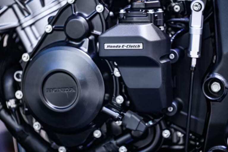 ホンダ|CB500スーパーフォア|中国仕様|Eクラッチ普及計画発動! ホンダがEクラッチ新搭載の5車を発表、日本では400ccクラスに展開か