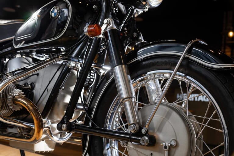 BMW Motorrad｜R69S｜アールズフォーク｜正規ディーラーだからこそ対応したい、伝えたい。往年の名車も販売、修理対応する光岡自動車