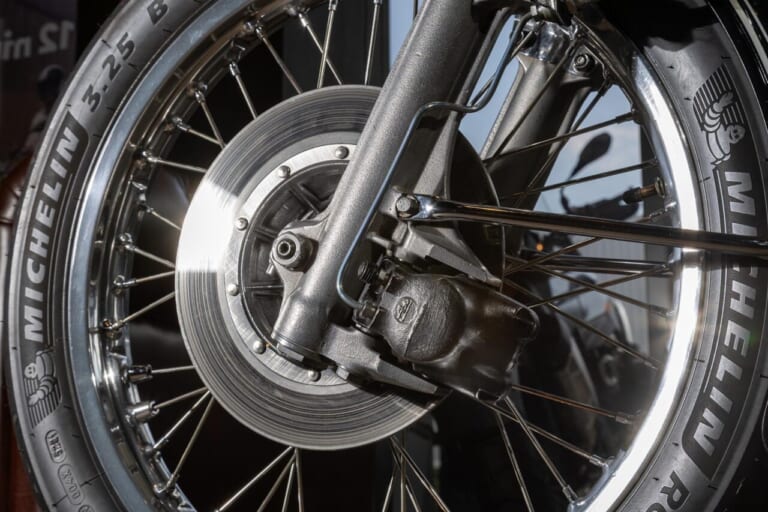 BMW Motorrad｜R75/6｜ディスクブレーキ｜正規ディーラーだからこそ対応したい、伝えたい。往年の名車も販売、修理対応する光岡自動車