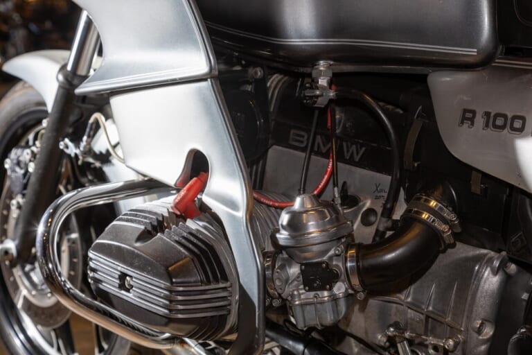 BMW Motorrad｜R100RS｜エンジン｜正規ディーラーだからこそ対応したい、伝えたい。往年の名車も販売、修理対応する光岡自動車