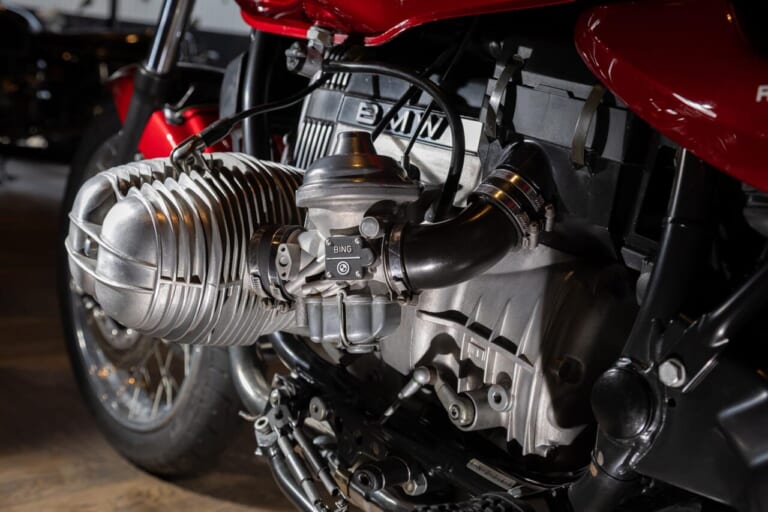 BMW Motorrad｜R100R｜キャブ｜正規ディーラーだからこそ対応したい、伝えたい。往年の名車も販売、修理対応する光岡自動車
