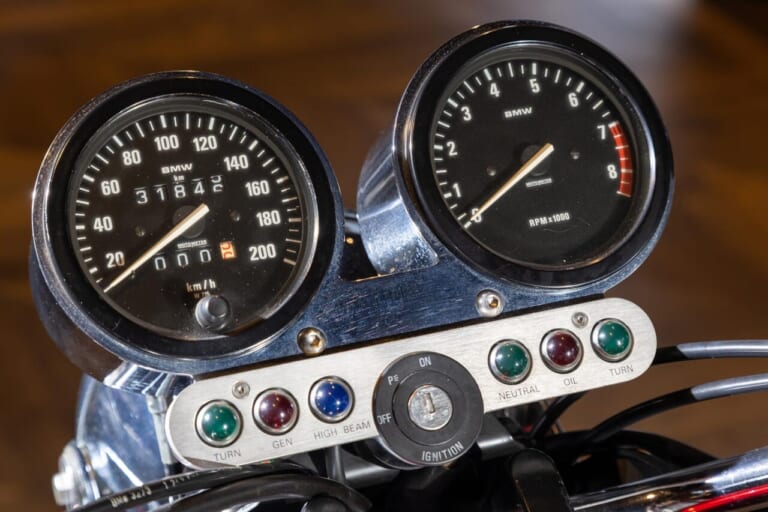 BMW Motorrad｜R100R｜メーター｜正規ディーラーだからこそ対応したい、伝えたい。往年の名車も販売、修理対応する光岡自動車