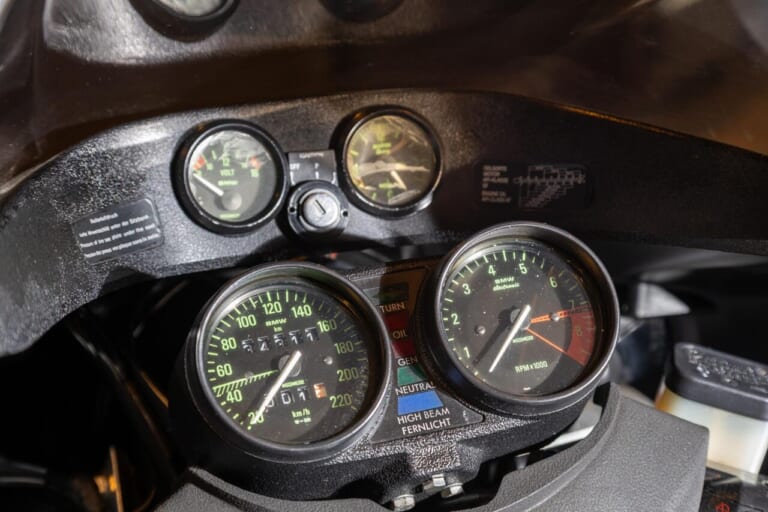 BMW Motorrad｜R100RS｜メーター｜正規ディーラーだからこそ対応したい、伝えたい。往年の名車も販売、修理対応する光岡自動車