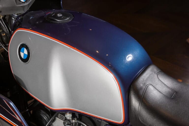 BMW Motorrad｜R100RS｜ガソリンタンク｜正規ディーラーだからこそ対応したい、伝えたい。往年の名車も販売、修理対応する光岡自動車