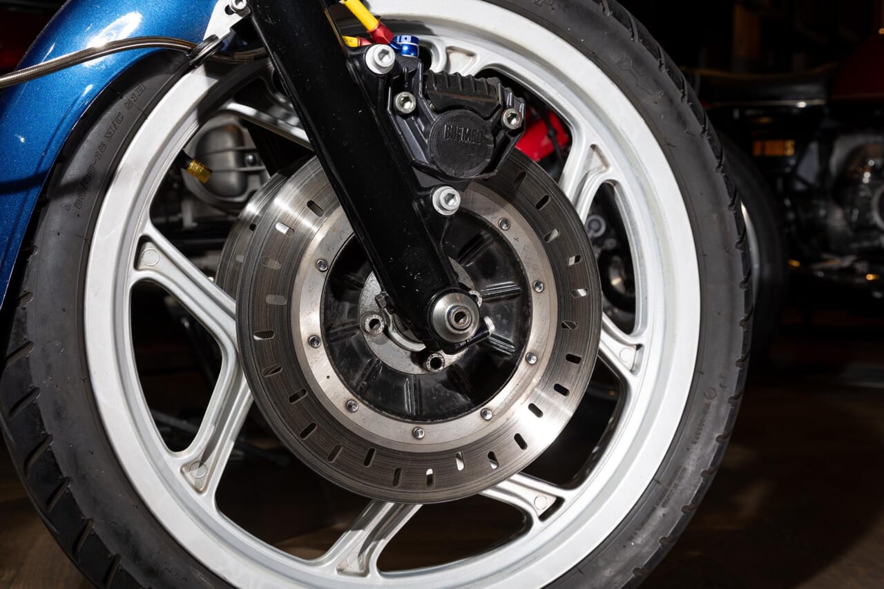 BMW Motorrad｜R100RS｜ブレーキホース｜正規ディーラーだからこそ対応したい、伝えたい。往年の名車も販売、修理対応する光岡自動車
