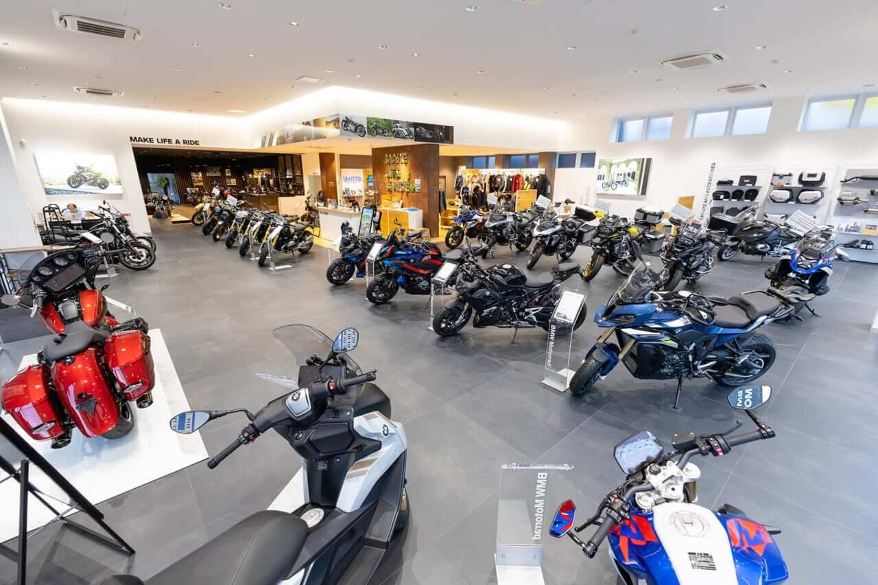 ｜正規ディーラーだからこそ対応したい、伝えたい。往年の名車も販売、修理対応する光岡自動車