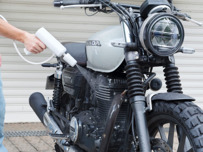 準備わずか1分! 業界最小/最軽量の「ポケッタブル高圧洗浄機」にオシャレな"マットホワイト"が追加|準備わずか1分! 業界最小/最軽量の「ポケッタブル高圧洗浄機」にオシャレな”マットホワイト”が追加