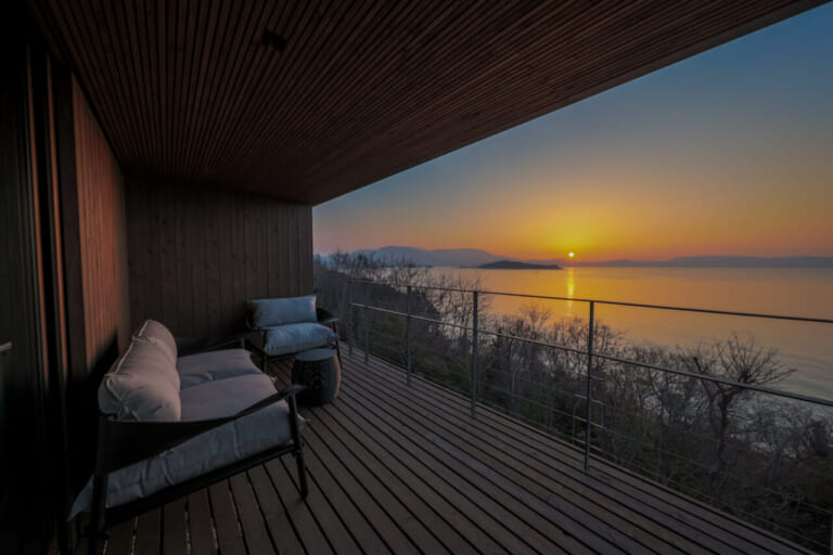 秋の小豆島を愛車で駆ける! 期間限定「オリーブ収穫ステイ」で絶景と旬の恵みを五感で味わおう|秋の小豆島を愛車で駆ける! 期間限定「オリーブ収穫ステイ」で絶景と旬の恵みを五感で味わいつくそう