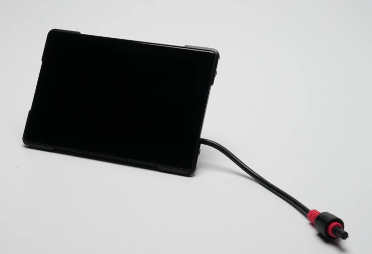 CUSTOM JAPAN SRD5 Slim｜コスパ最強の1万円台! CarPlay/Android Auto対応のバイク用スマートモニター「SRD5 Slim」が登場