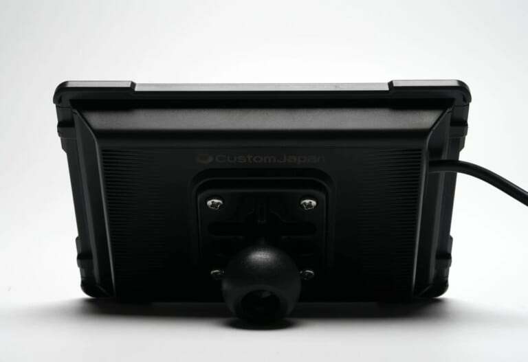 CUSTOM JAPAN SRD5 Slim｜コスパ最強の1万円台! CarPlay/Android Auto対応のバイク用スマートモニター「SRD5 Slim」が登場