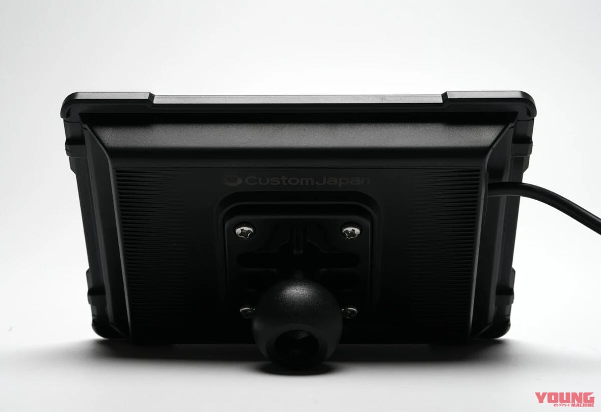 CUSTOM JAPAN SRD5 Slim｜コスパ最強の1万円台! CarPlay/Android Auto対応のバイク用スマートモニター「SRD5 Slim」が登場
