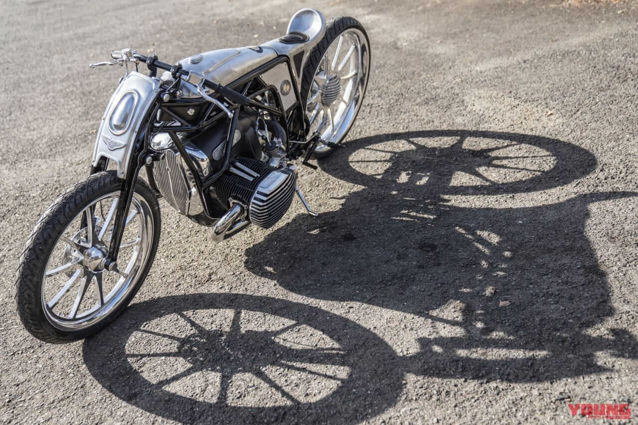 BMW Motorrad Departed｜世界が注目するビルダーの最新作! ロイヤルエンフィールド「CLASSIC 650」カスタムが横浜HRCSに登場