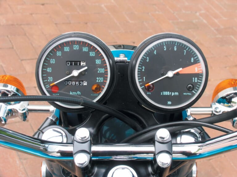 HONDA DREAM CB750FOUR｜2輪の歴史を塗り替えた量産車初の並列4気筒車：ホンダDREAM CB750FOUR【1969～1977】