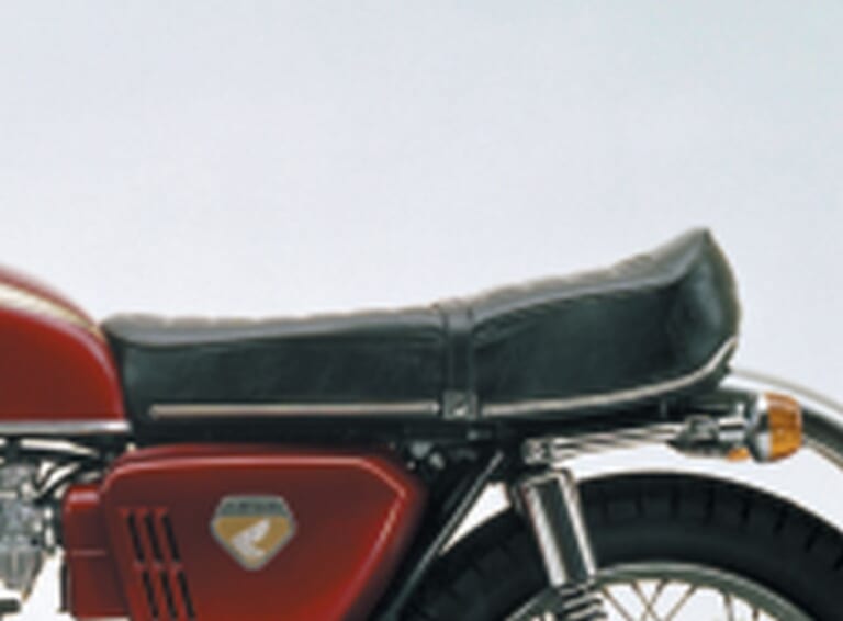 HONDA DREAM CB750FOUR｜改良を重ねながら派生機種を展開：ホンダDREAM CB750FOUR【1969～1977】の系譜