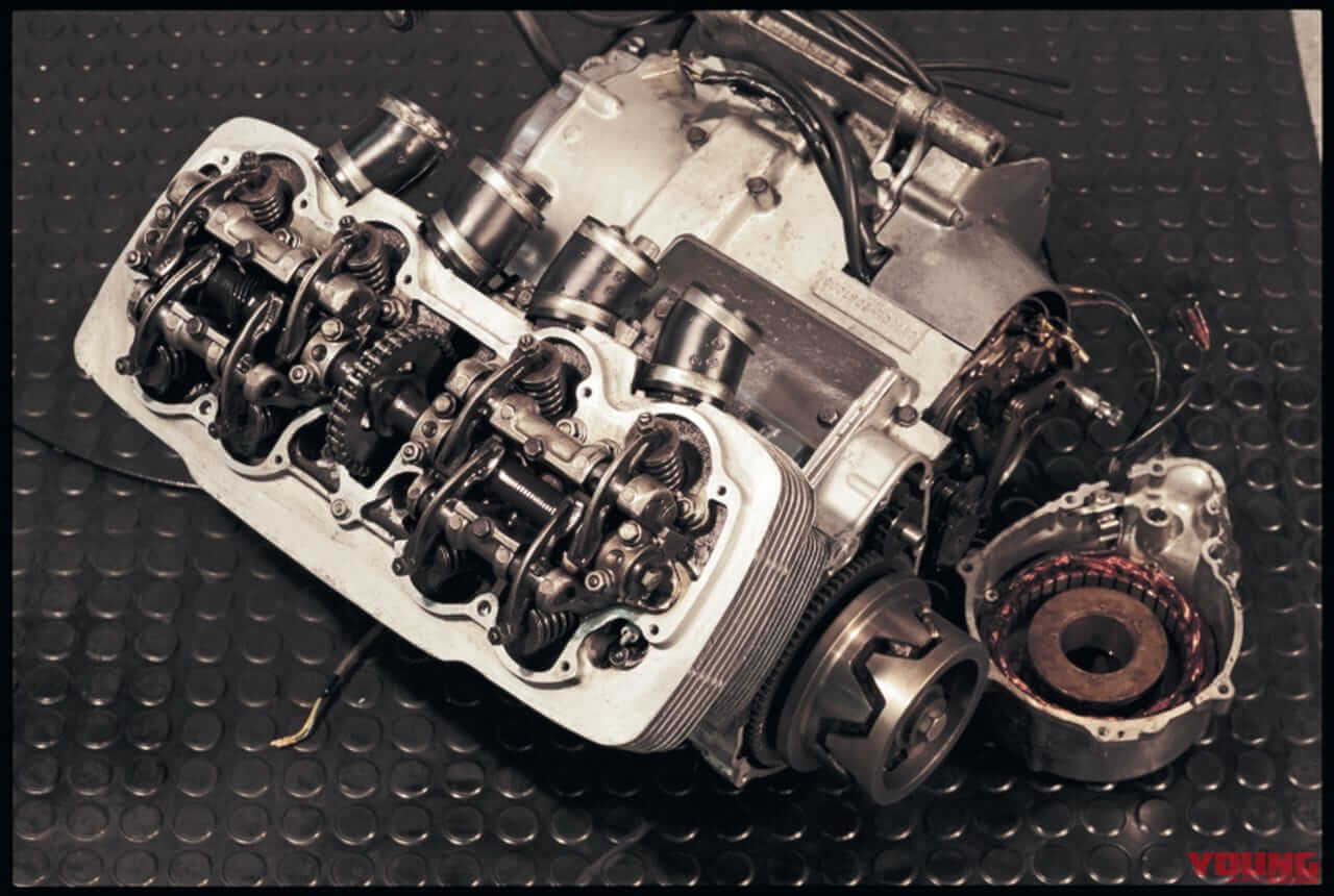 ｜以後の並列4気筒車とは異なる独創性：ホンダDREAM CB750FOUR【1969～1977】各部解説