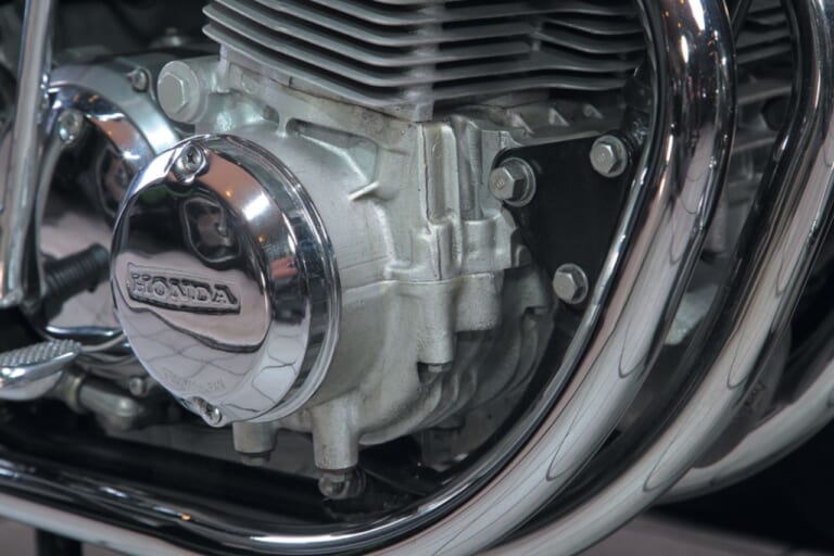 HONDA DREAM CB750FOUR｜以後の並列4気筒車とは異なる独創性：ホンダDREAM CB750FOUR【1969～1977】各部解説
