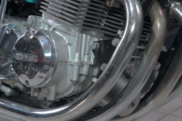 HONDA DREAM CB750FOUR｜以後の並列4気筒車とは異なる独創性：ホンダDREAM CB750FOUR【1969～1977】各部解説