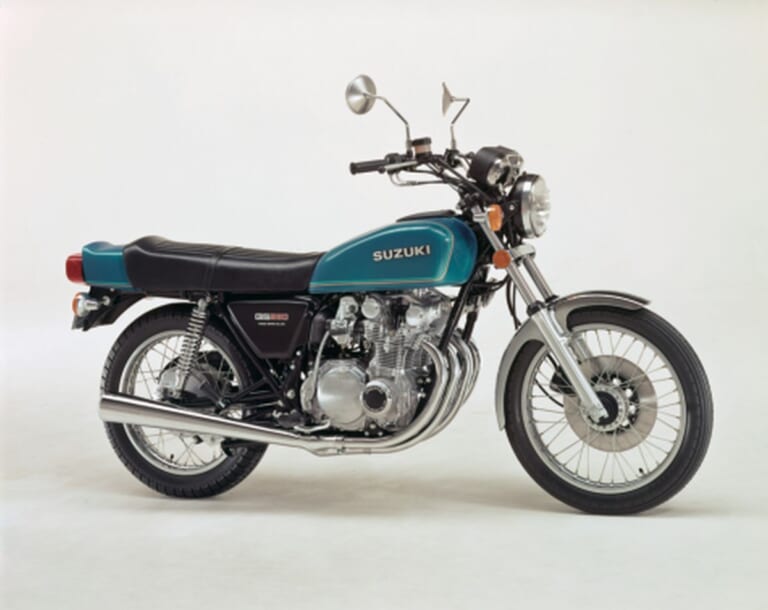 SUZUKI GS550｜各社各様だった中型限定免許への対応：スズキGS400【1976～1980】を巡る歴史