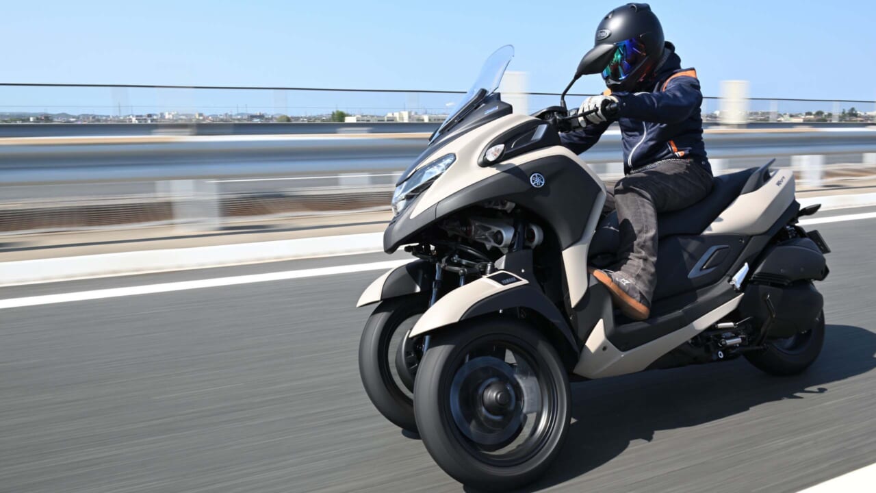 【安定感抜群で高速道路もラクラクのオートマ リーニング・マルチ・ホイール】ヤマハ　トリシティ300 2025モデル試乗レポート