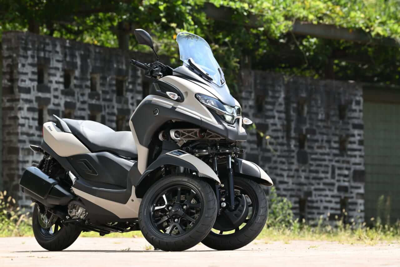 ヤマハ｜トリシティ300｜試乗インプレッション｜【安定感抜群で高速道路もラクラクのオートマ リーニング・マルチ・ホイール】ヤマハ　トリシティ300 2025モデル試乗レポート