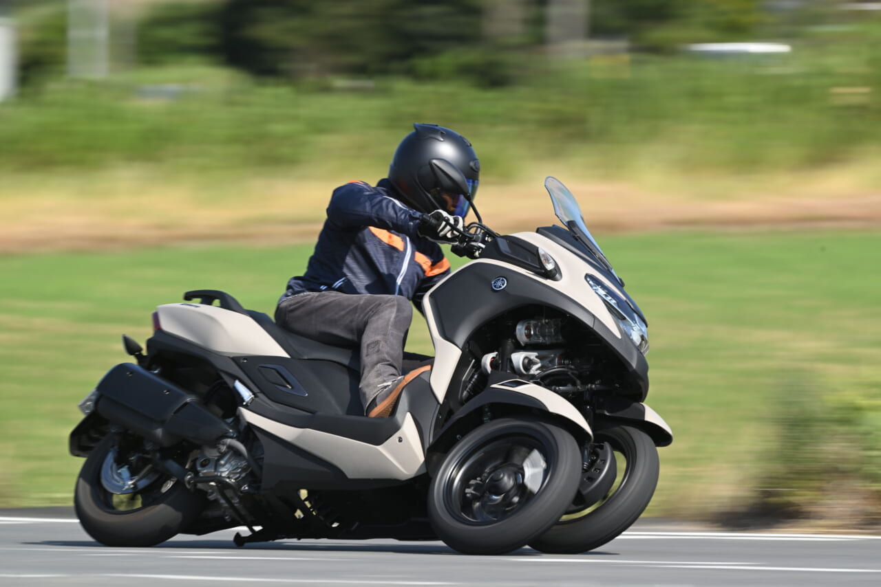 ヤマハ｜トリシティ300｜試乗インプレッション｜【安定感抜群で高速道路もラクラクのオートマ リーニング・マルチ・ホイール】ヤマハ　トリシティ300 2025モデル試乗レポート