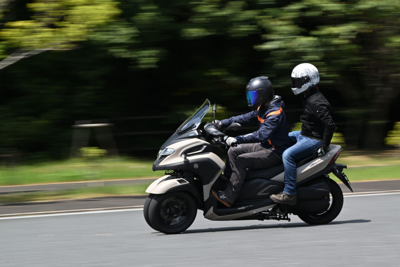 ヤマハ｜トリシティ300｜試乗インプレッション｜【安定感抜群で高速道路もラクラクのオートマ リーニング・マルチ・ホイール】ヤマハ　トリシティ300 2025モデル試乗レポート