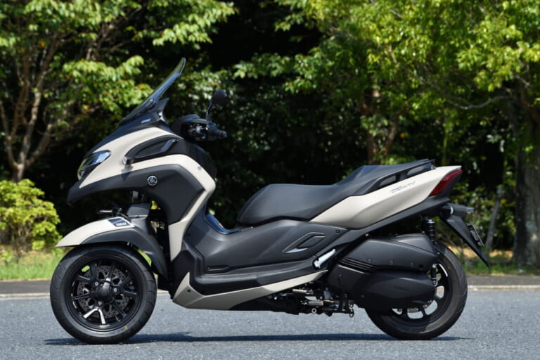 ヤマハ｜トリシティ300｜試乗インプレッション｜【安定感抜群で高速道路もラクラクのオートマ リーニング・マルチ・ホイール】ヤマハ　トリシティ300 2025モデル試乗レポート
